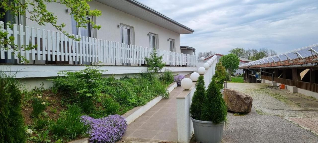 Kueffner Hof Hotel Langenbeutingen Ngoại thất bức ảnh